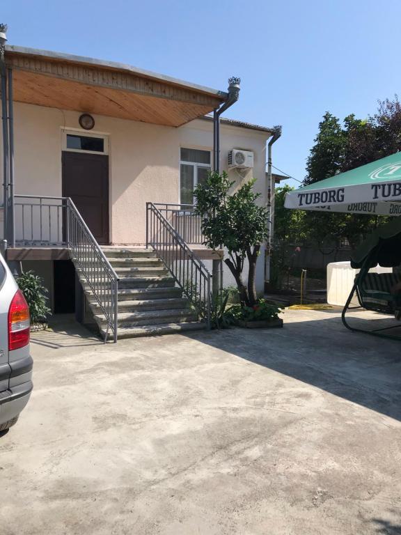 Гостевой Дом С Садом Gagra Exterior foto