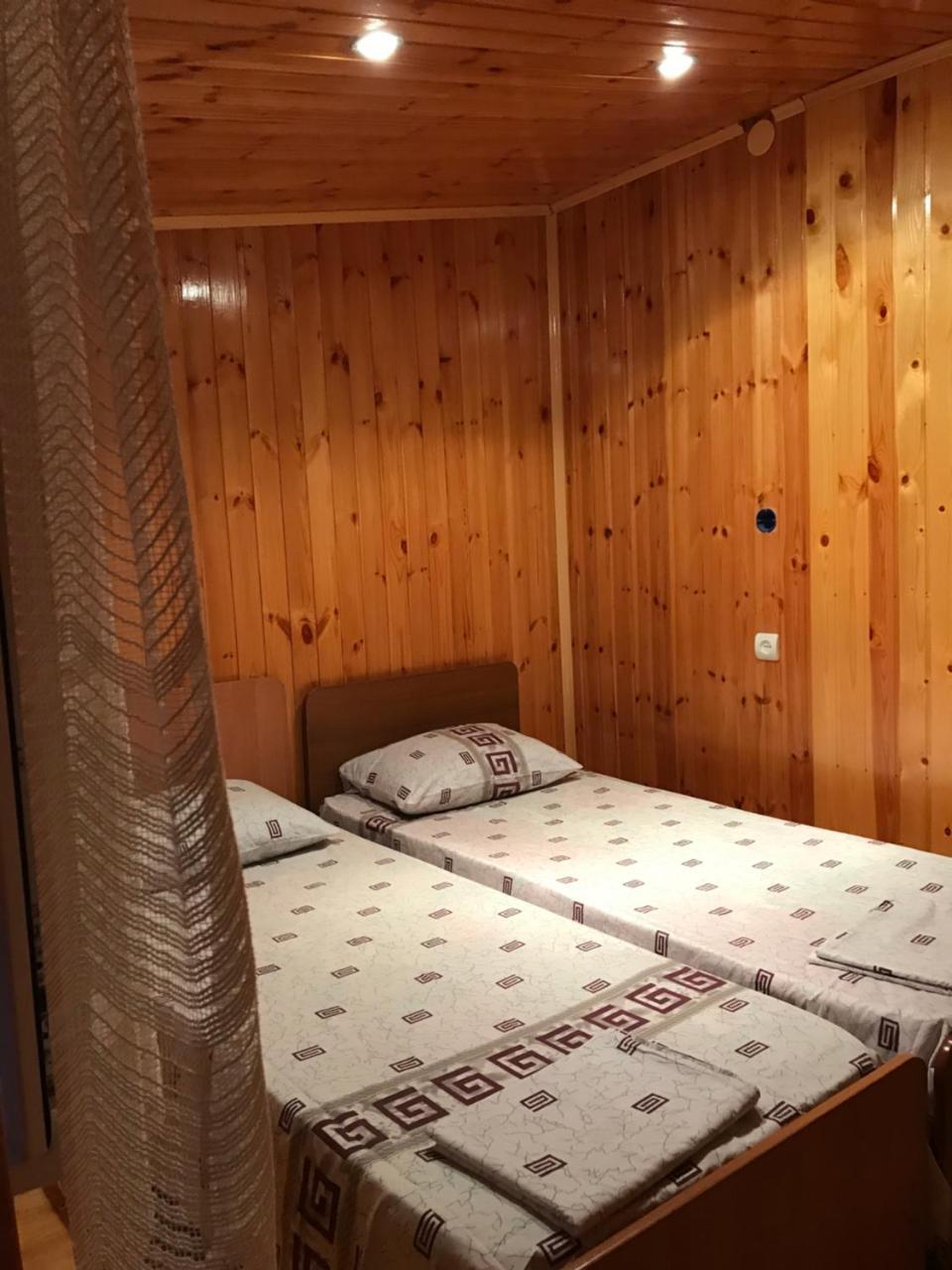 Гостевой Дом С Садом Gagra Exterior foto