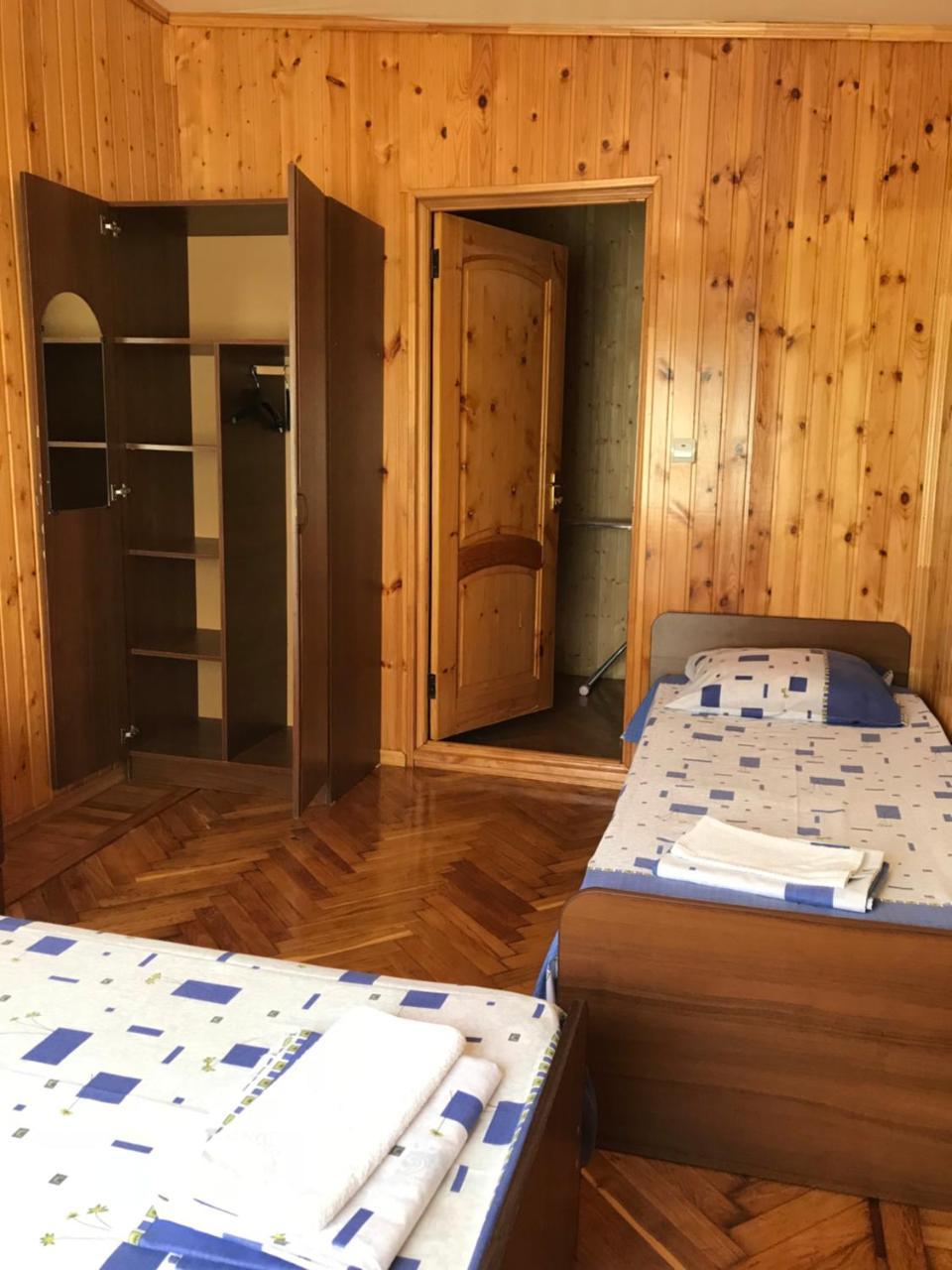 Гостевой Дом С Садом Gagra Exterior foto