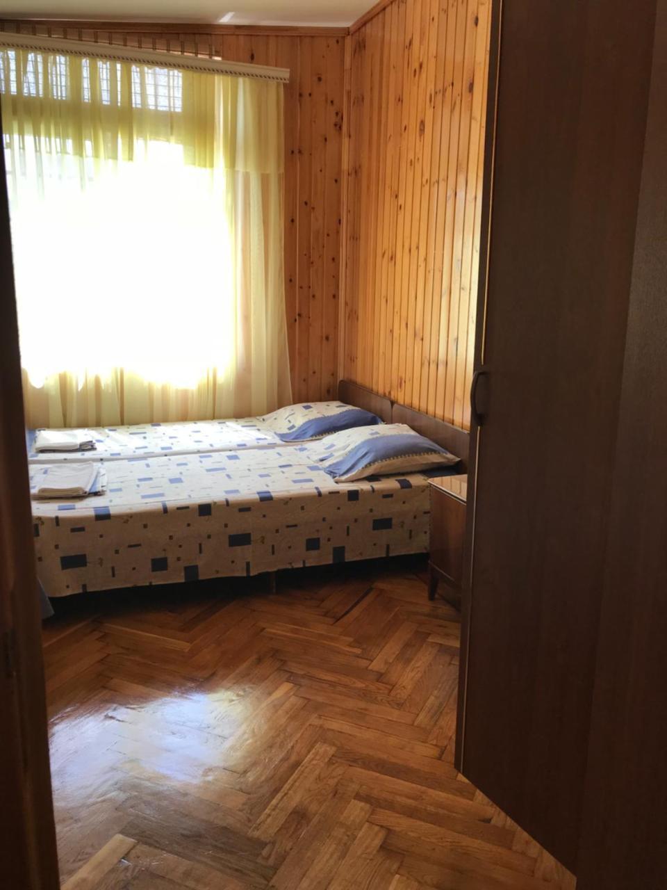 Гостевой Дом С Садом Gagra Exterior foto